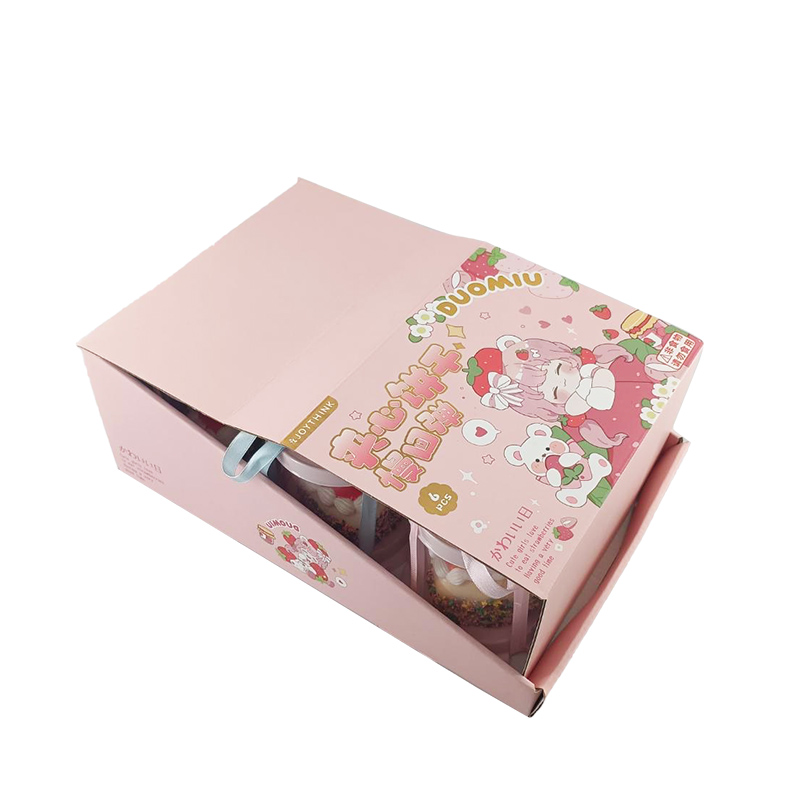 A 7cm heart-shaped cake with jam-filled fruits