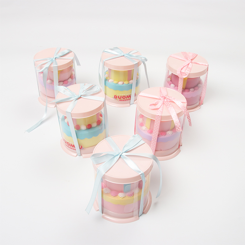 A set of double-layered bow cake