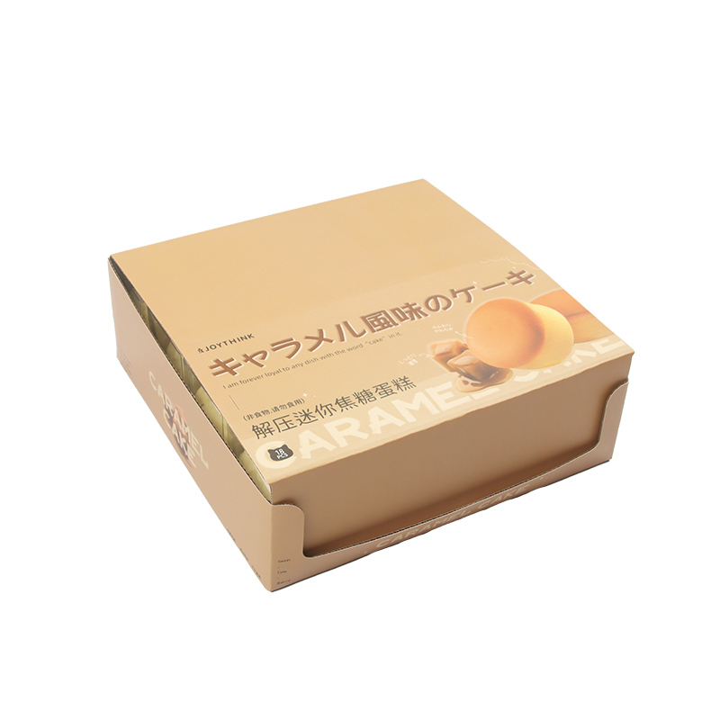 A 7cm triangular cake with fruits